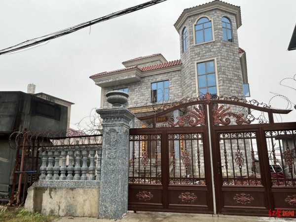 第一资本 “网红被蛇咬放弃救治后失联”疑云：已被公安机关带走配合调查，有村民称他是“怪才”，是否系炒作有待结论|求真